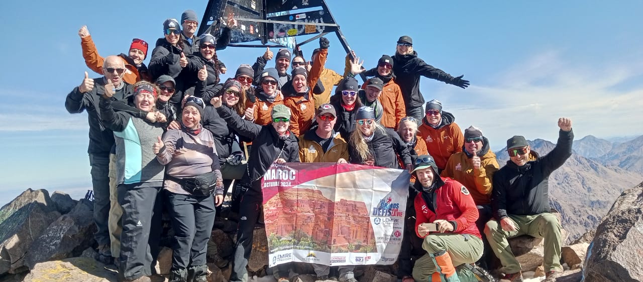 Les grimpeurs au sommet du Mont Toubkal